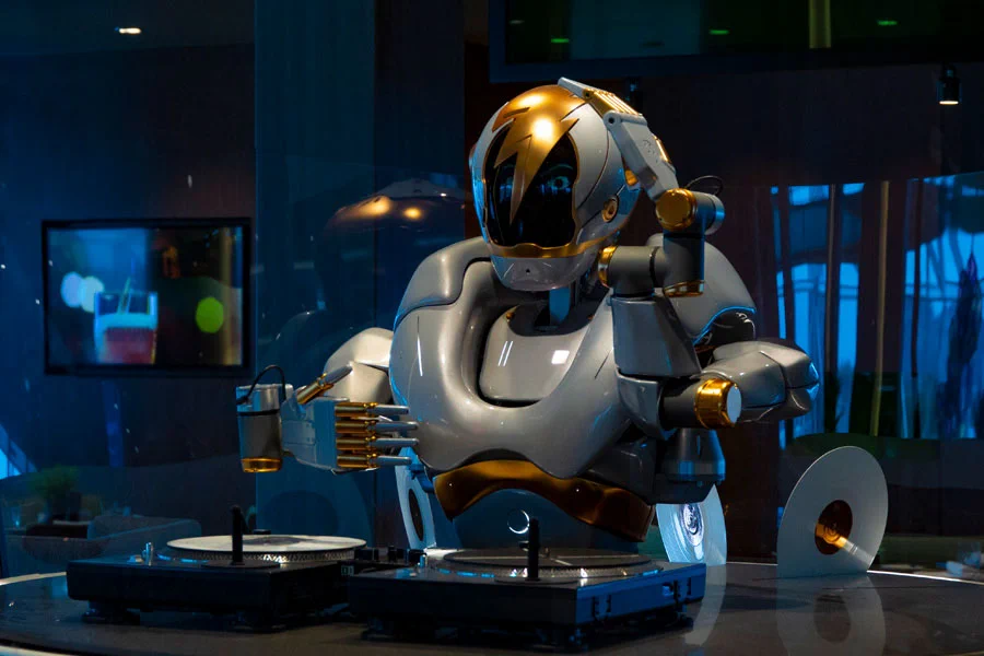 DJ Roboter Mein Schiff 1 Städtereise 2019 - DJ Roboter
