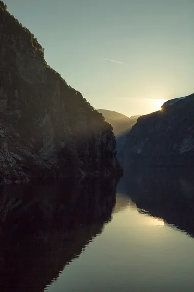 sonnenaufgang-im-geirangerfjord