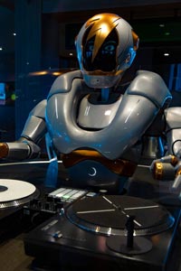 dj-roboter-mein-schiff-1-2